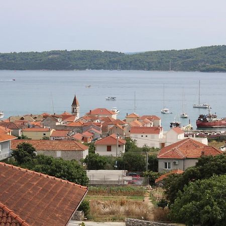 Lux Apartman S Pogledom Na More Trogir Exteriör bild
