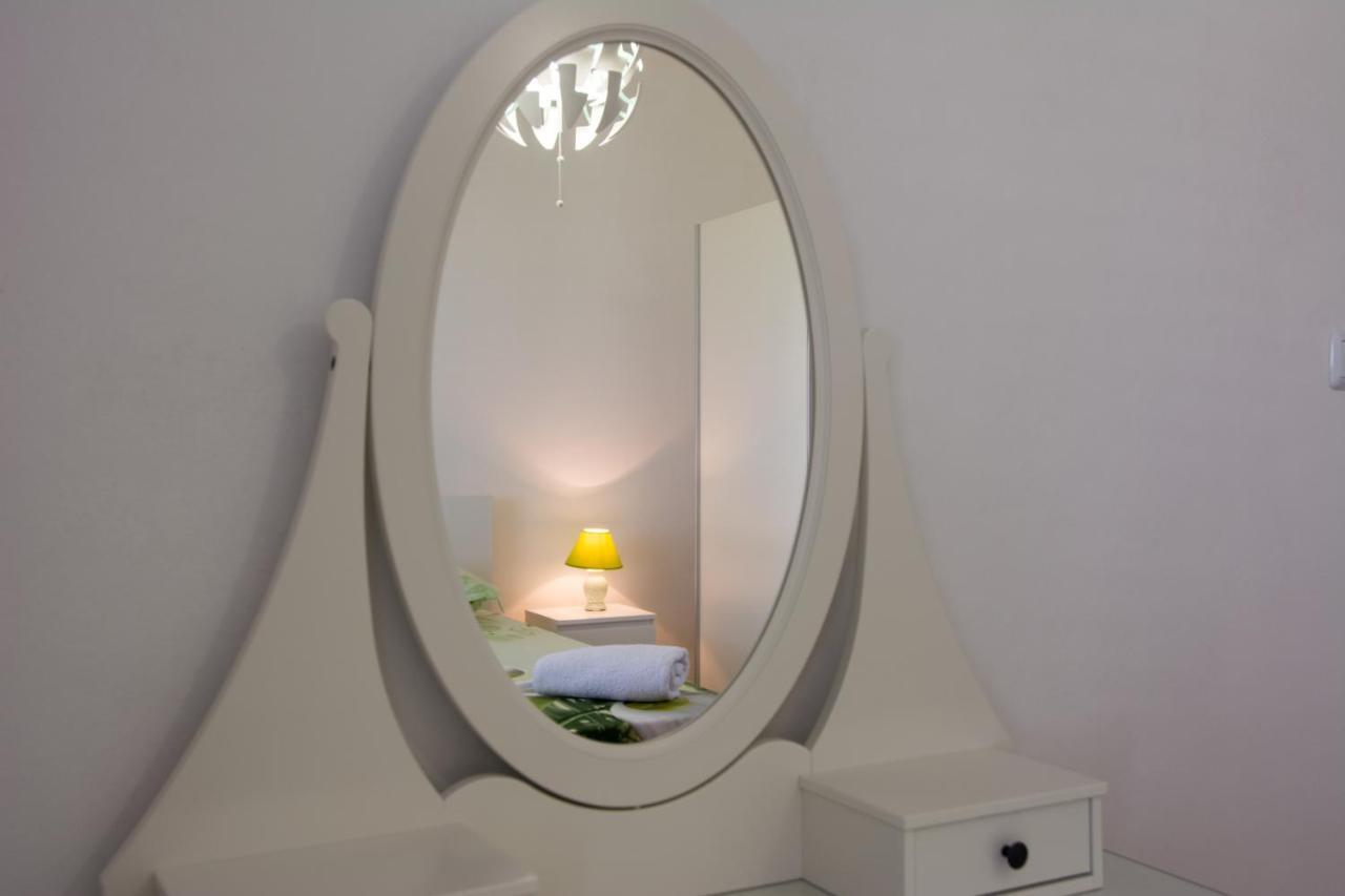 Lux Apartman S Pogledom Na More Trogir Exteriör bild