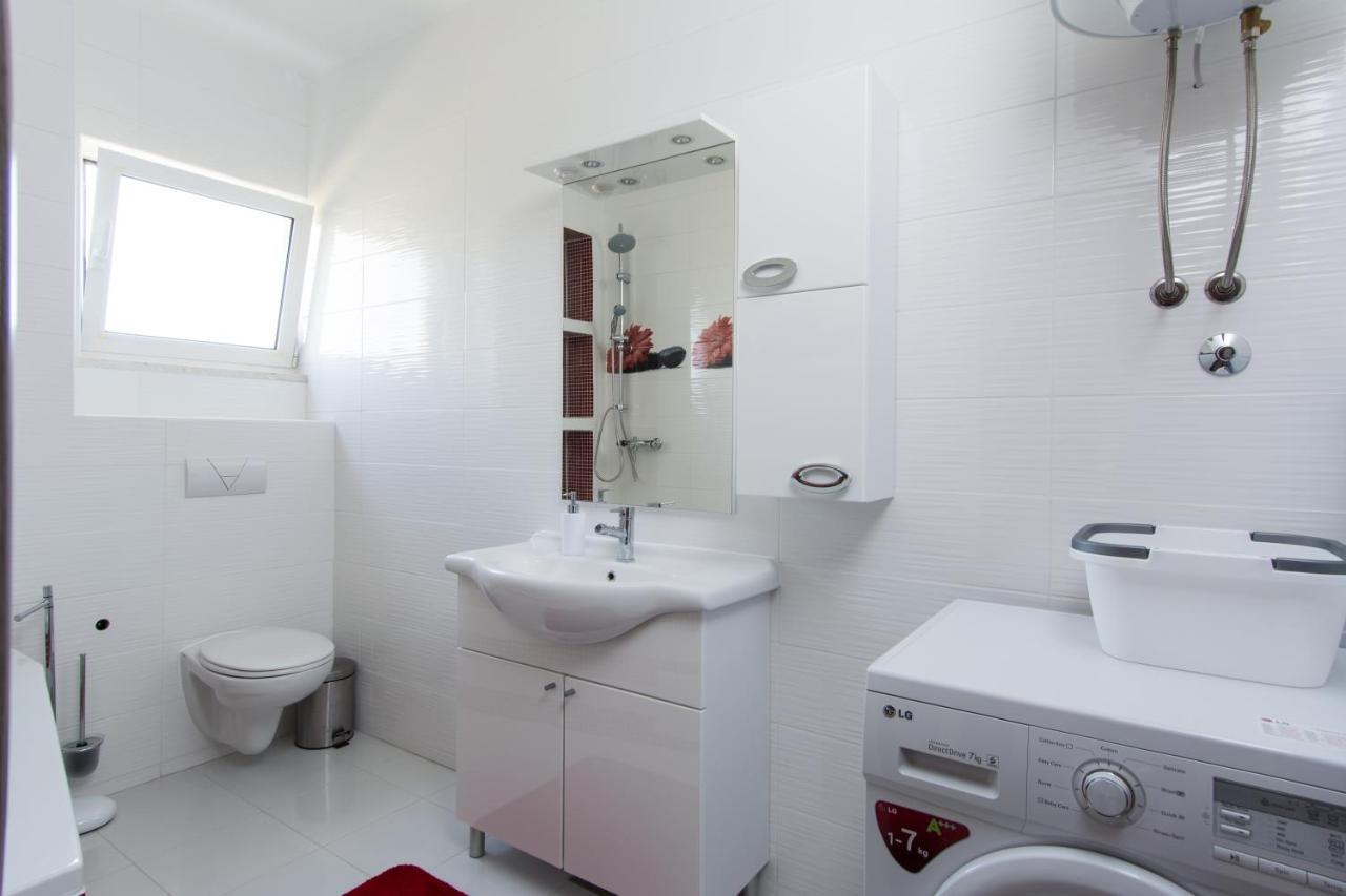 Lux Apartman S Pogledom Na More Trogir Exteriör bild